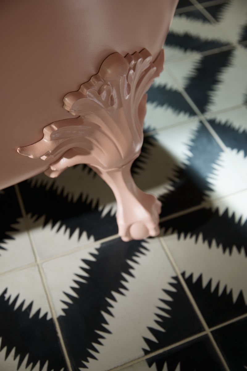 12599-artifacts-ball-and-claw-feet-23.jpg Artifacts™ Ball-and-claw feet