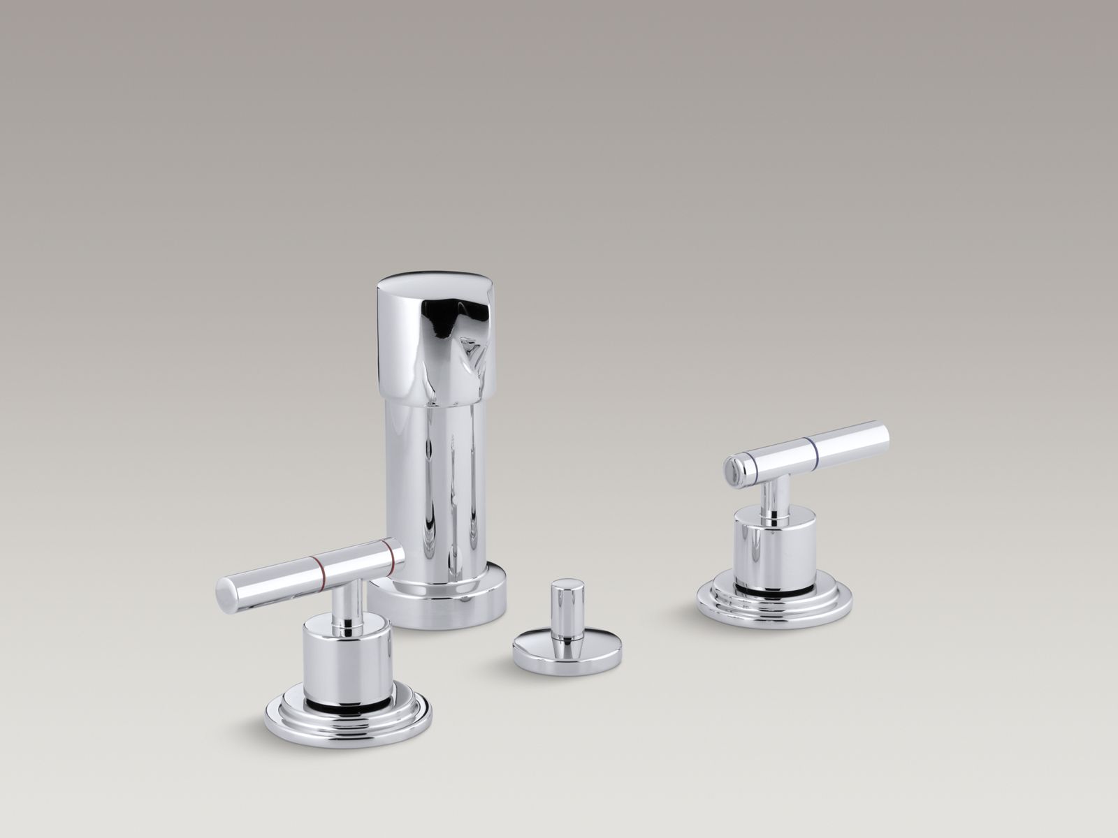 Taboret(R) vertical spray bidet faucet with lever handles