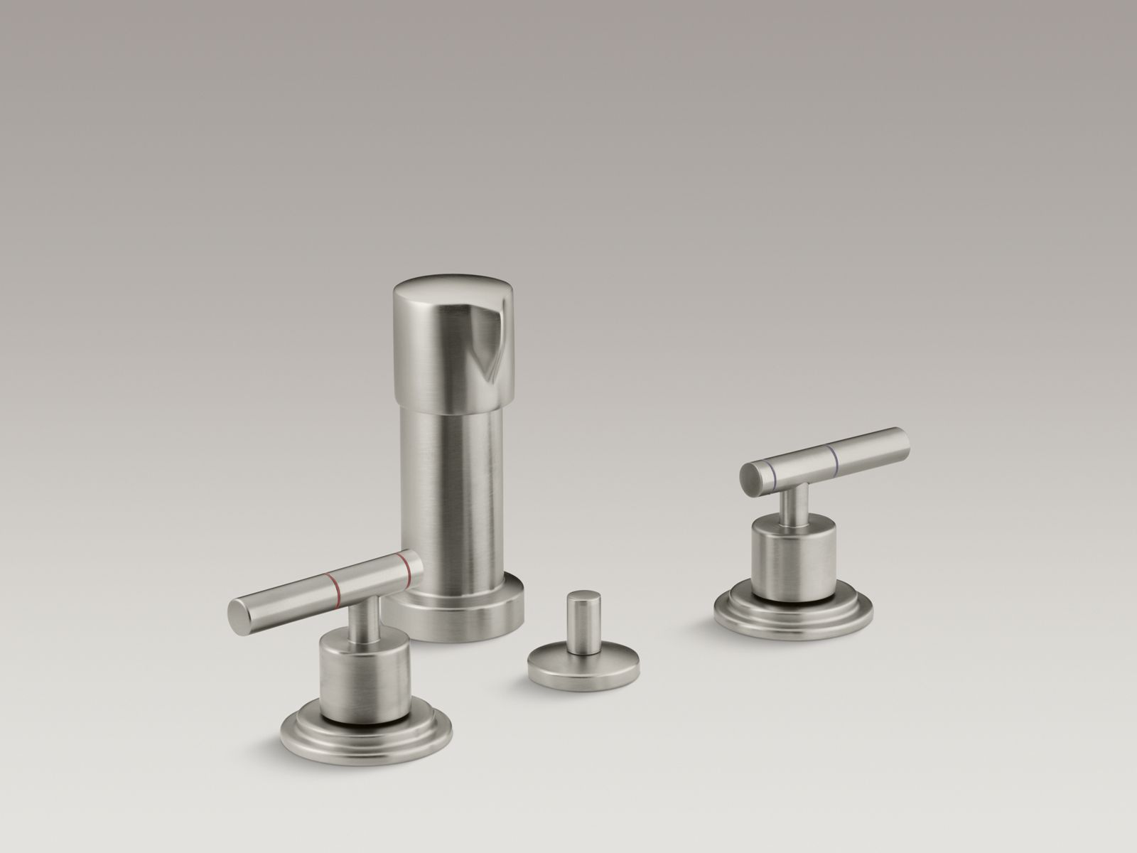 Taboret(R) vertical spray bidet faucet with lever handles