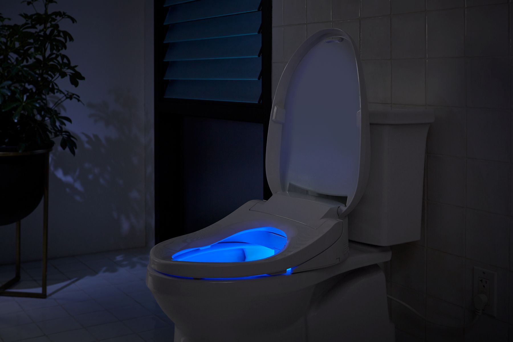 30810-purewash-e820-elongated-bidet-toilet-seat-with-remote-control-29.jpg PureWash® E820 Elongated bidet toilet seat with remote control