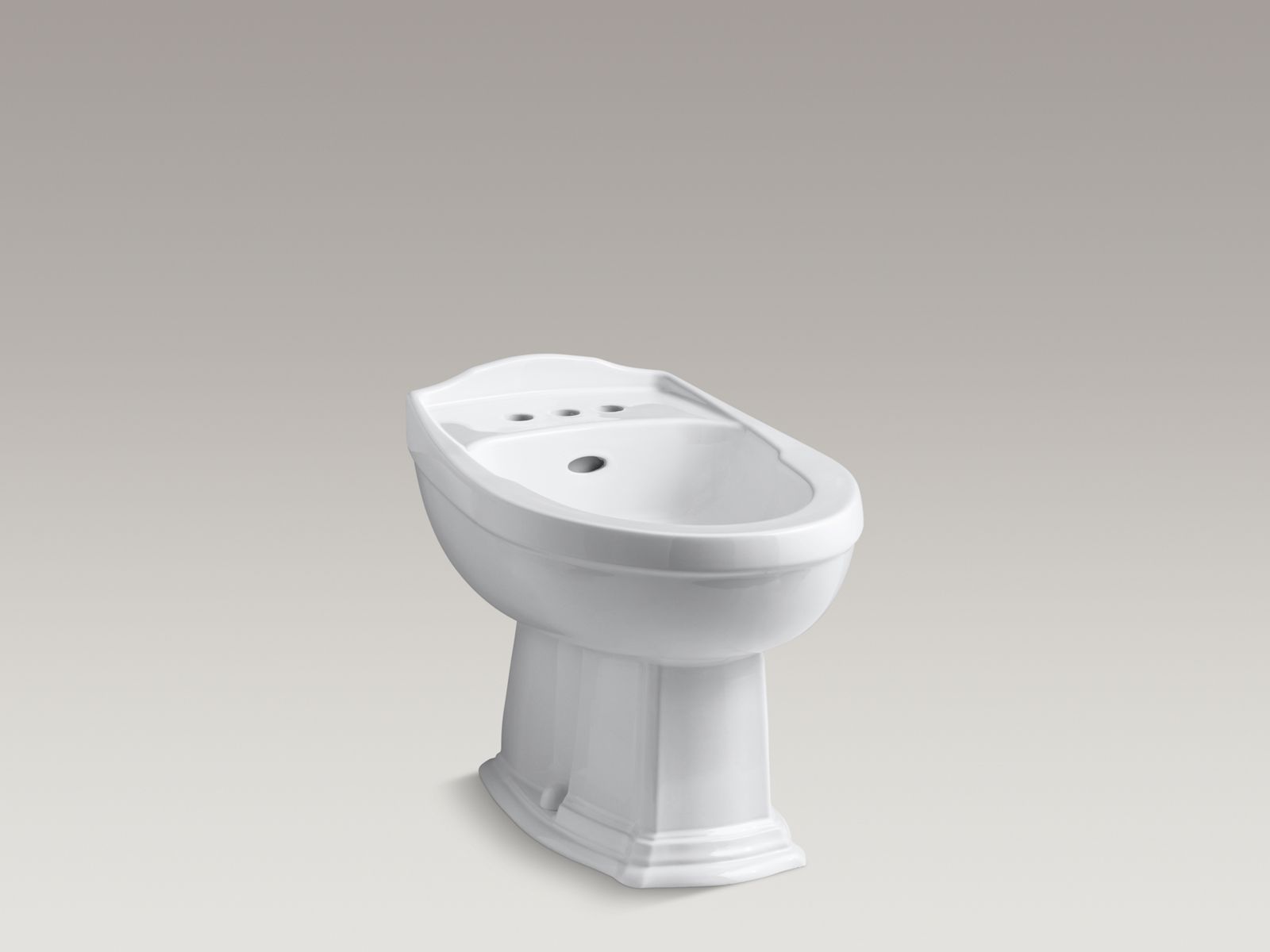 Portrait(R) horizontal spray bidet with 3 faucet holes