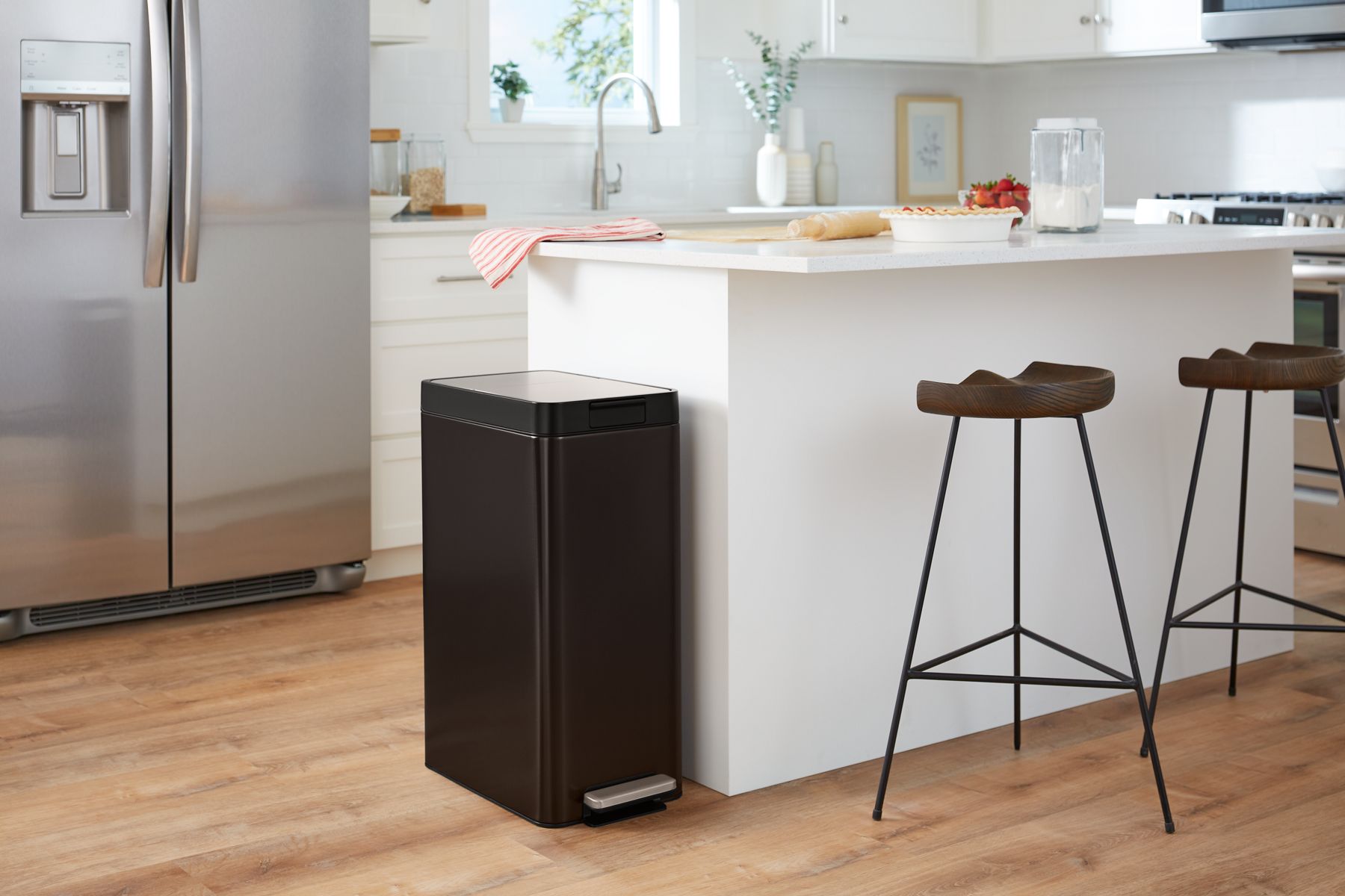 33598-13-gallon-stainless-steel-slim-step-trash-can-with-bifold-lid-13.jpg 13-gallon stainless steel slim step trash can with bifold lid