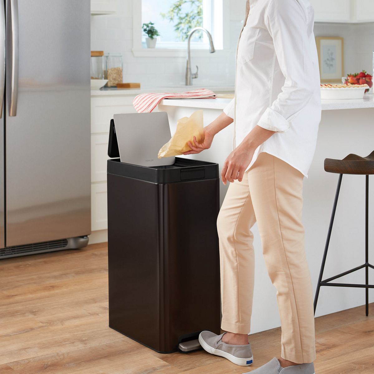 33598-13-gallon-stainless-steel-slim-step-trash-can-with-bifold-lid-8.jpg 13-gallon stainless steel slim step trash can with bifold lid