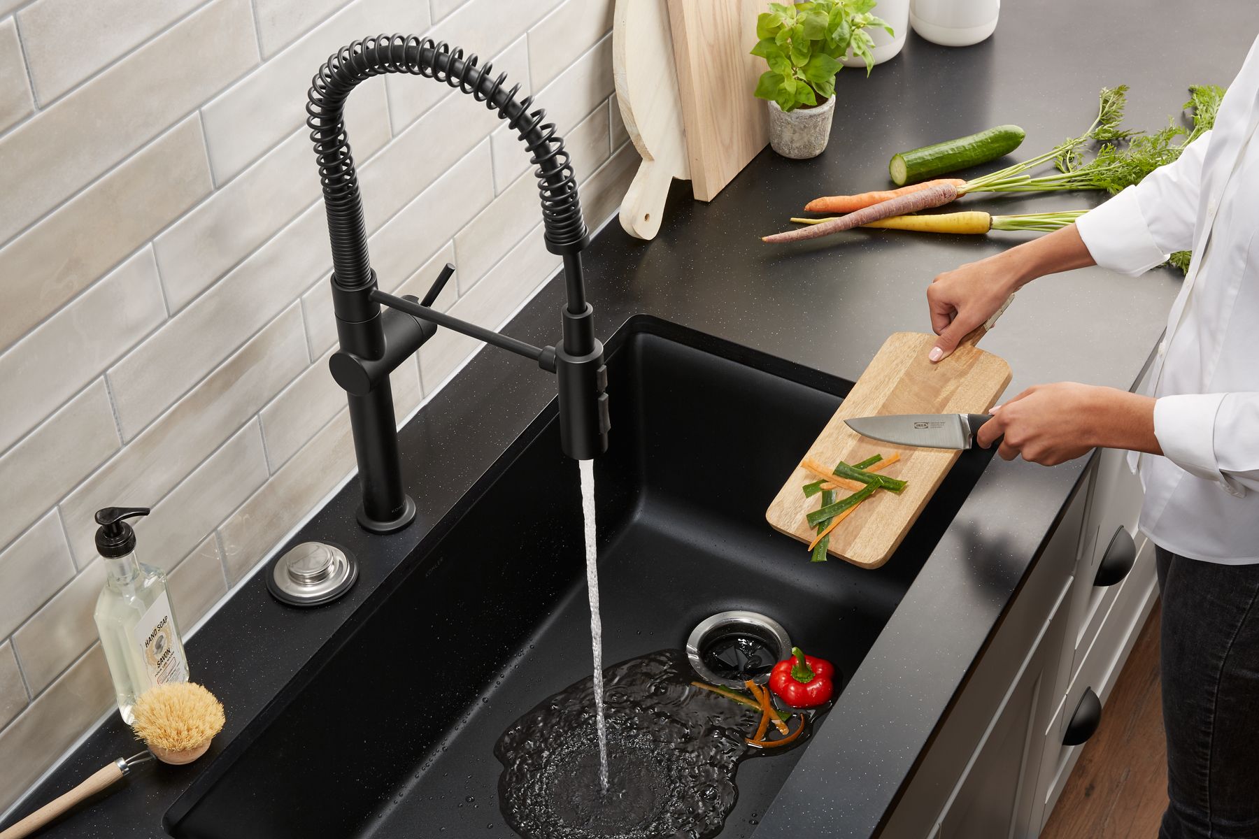 33652-reckon-3-4-hp-garbage-disposal-3.jpg Reckon™ 3/4 hp garbage disposal