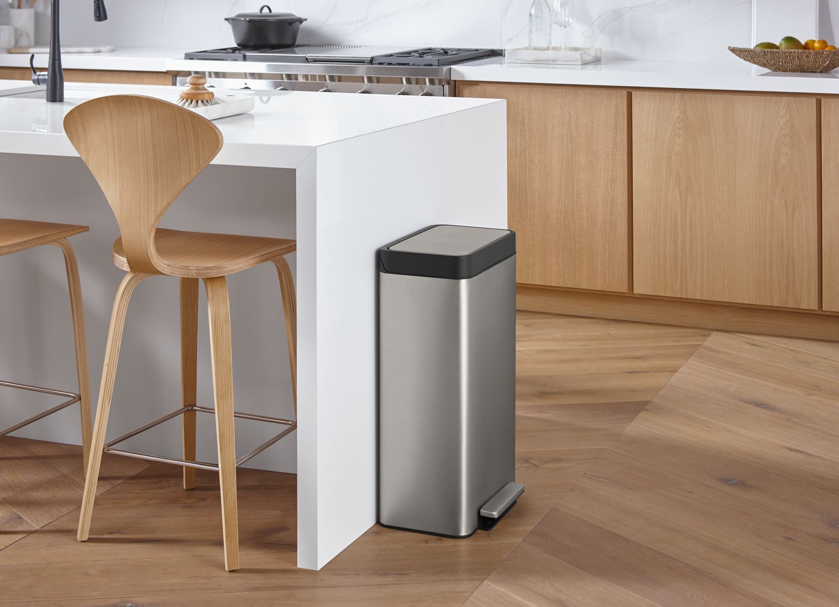 33707-8-gallon-loft-stainless-steel-step-trash-can-6.jpg 8-gallon loft stainless steel step trash can