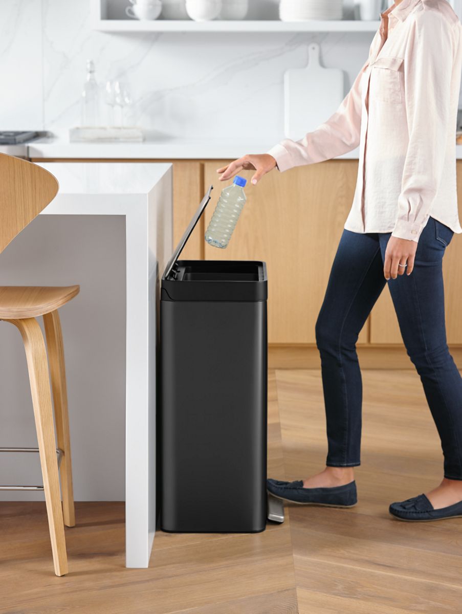33984-dual-compartment-step-trash-can-4.jpg Dual-compartment step trash can