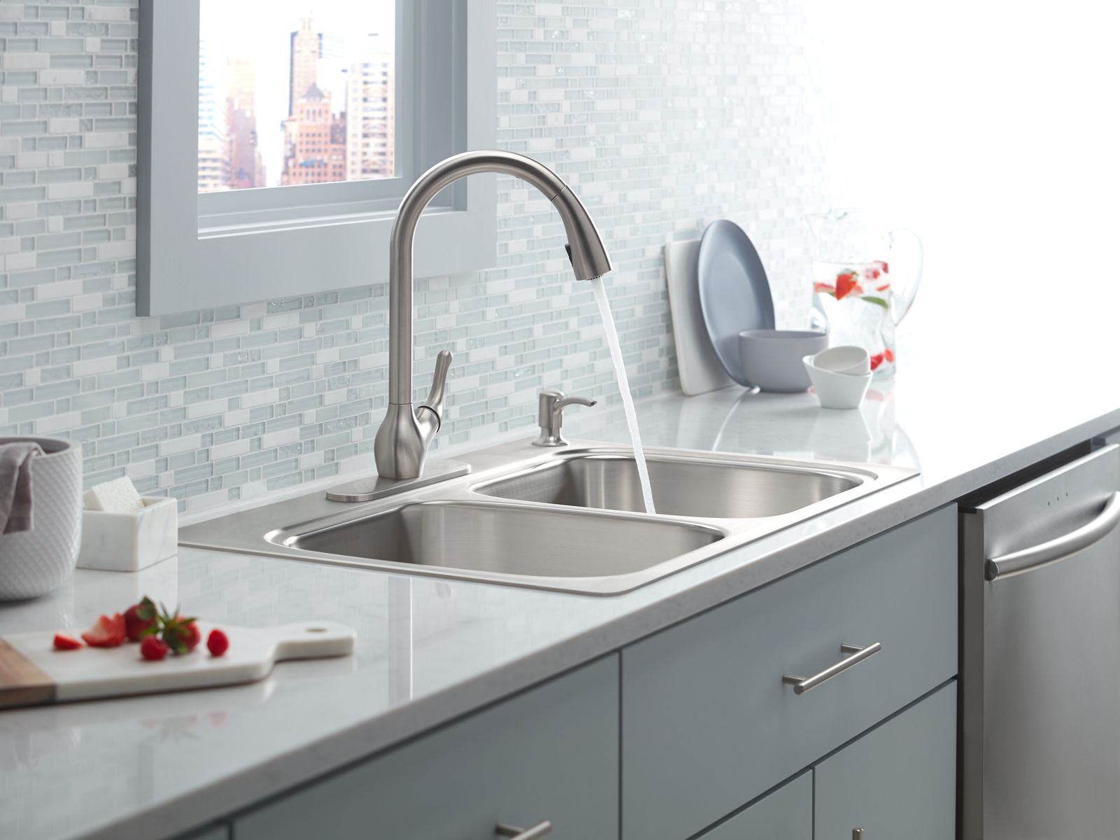 34415-barossa-touchless-pull-down-kitchen-faucet-with-soap-lotion-dispenser-17.jpg Barossa® Touchless pull-down kitchen faucet with soap/lotion dispenser