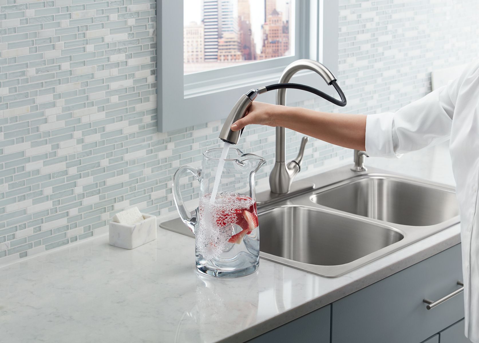 34415-barossa-touchless-pull-down-kitchen-faucet-with-soap-lotion-dispenser-19.jpg Barossa® Touchless pull-down kitchen faucet with soap/lotion dispenser