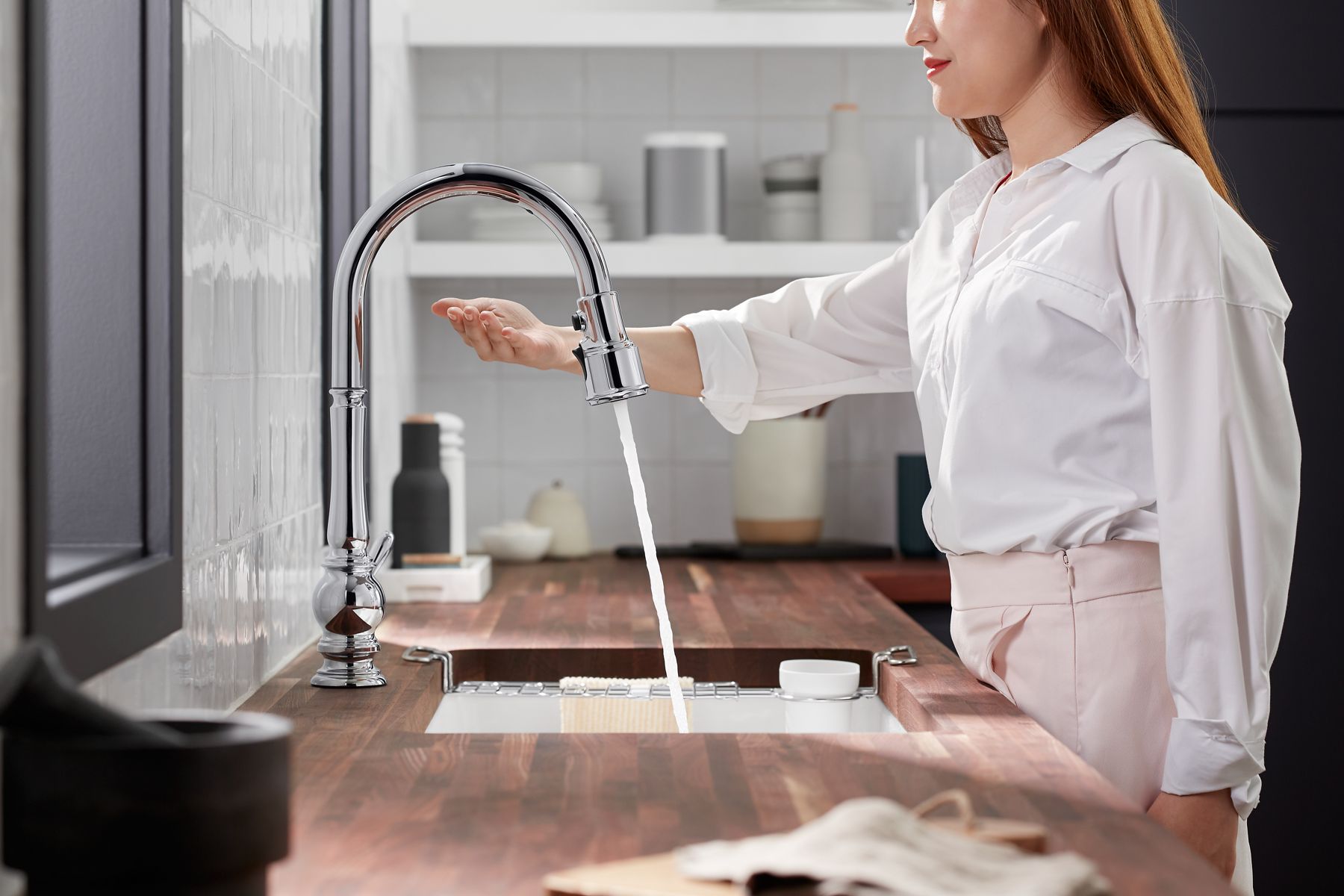 35667-artifacts-touchless-pull-down-kitchen-sink-faucet-with-three-function-sprayhead-18.jpg Artifacts® Touchless pull-down kitchen sink faucet with three-function sprayhead