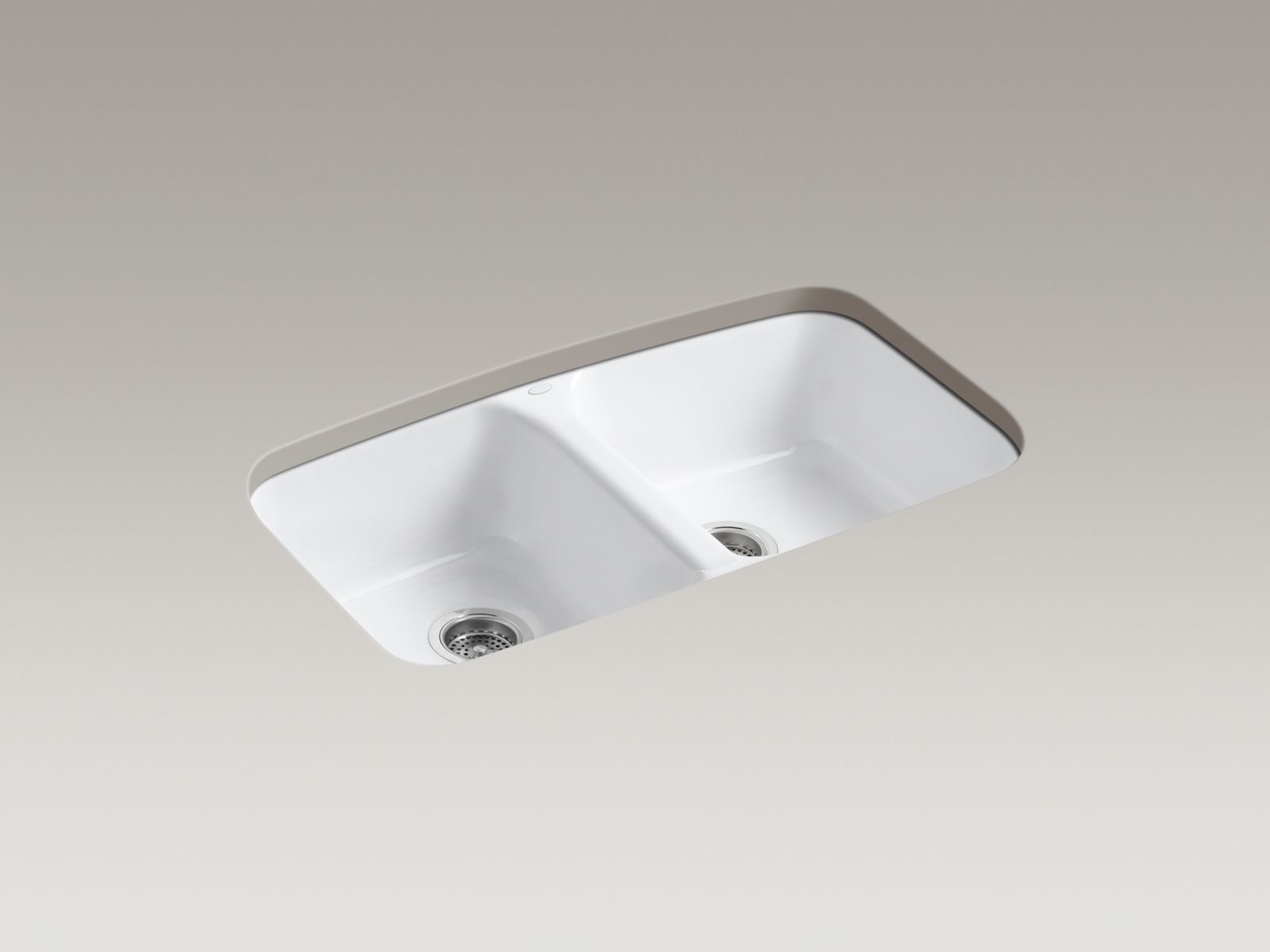 Brookfield(TM) 33" x 22" x 8-5/8" under-mount double-equal kitchen sink with 5 faucet holes