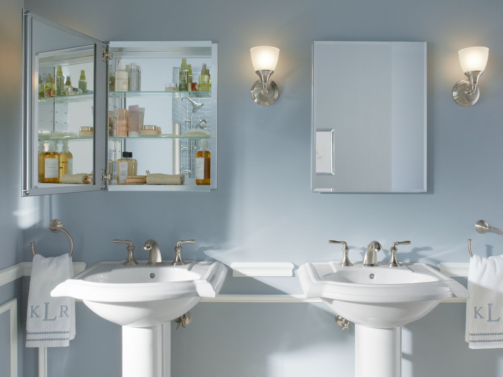 42281-20-w-x-26-h-aluminum-single-door-medicine-cabinet-with-mirrored-door-beveled-edges-3.jpg 20" W x 26" H aluminum single-door medicine cabinet with mirrored door, beveled edges