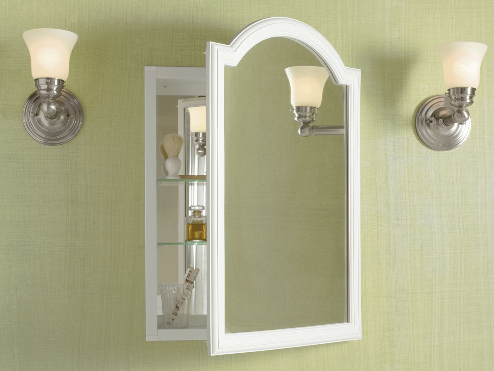 Devonshire® 20" W x 29-1/2" H White enameled aluminum single-door medicine cabinet