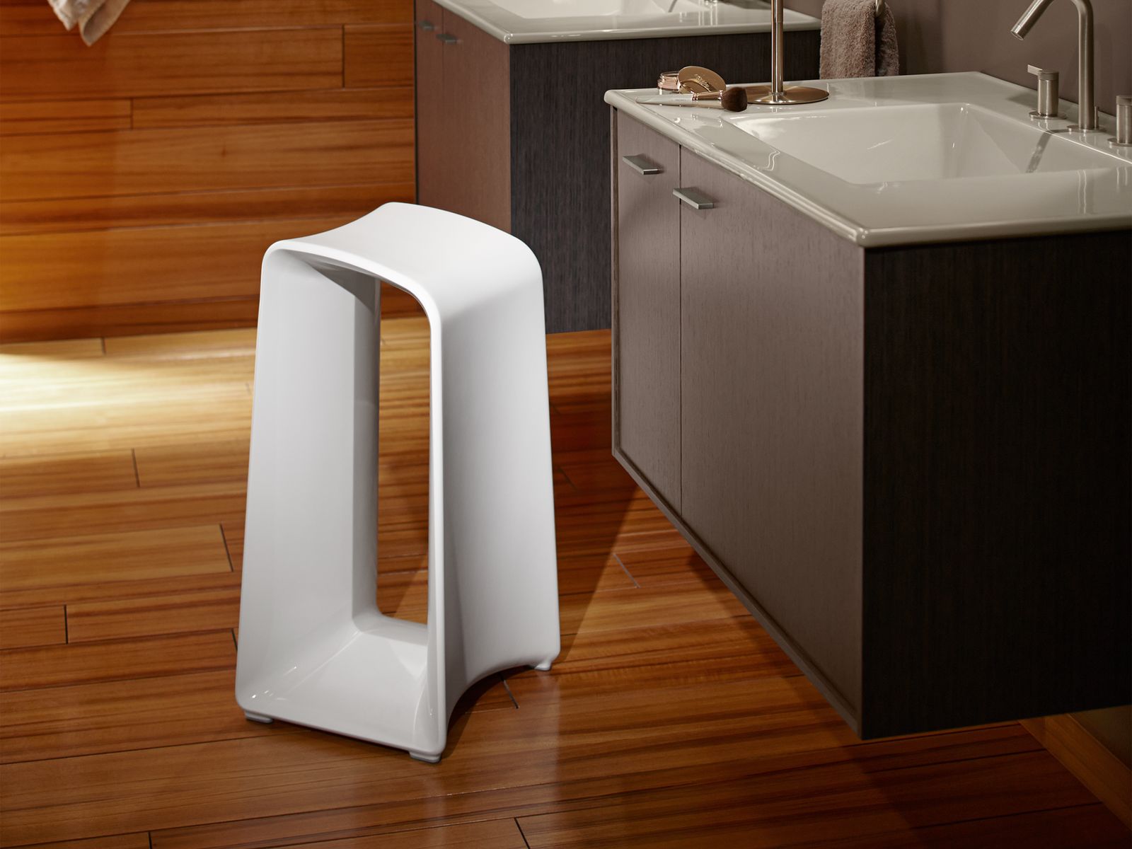 46852-choreograph-freestanding-shower-stool-3.jpg Choreograph® Freestanding shower stool