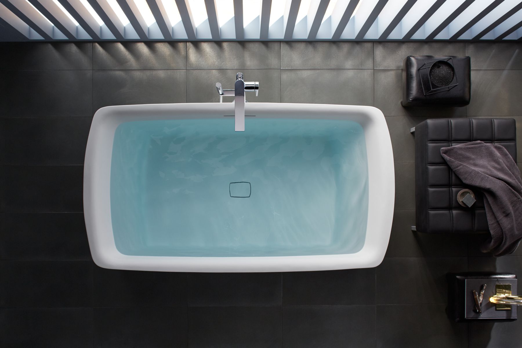 Aliento 65-3/4" x 36" freestanding bath