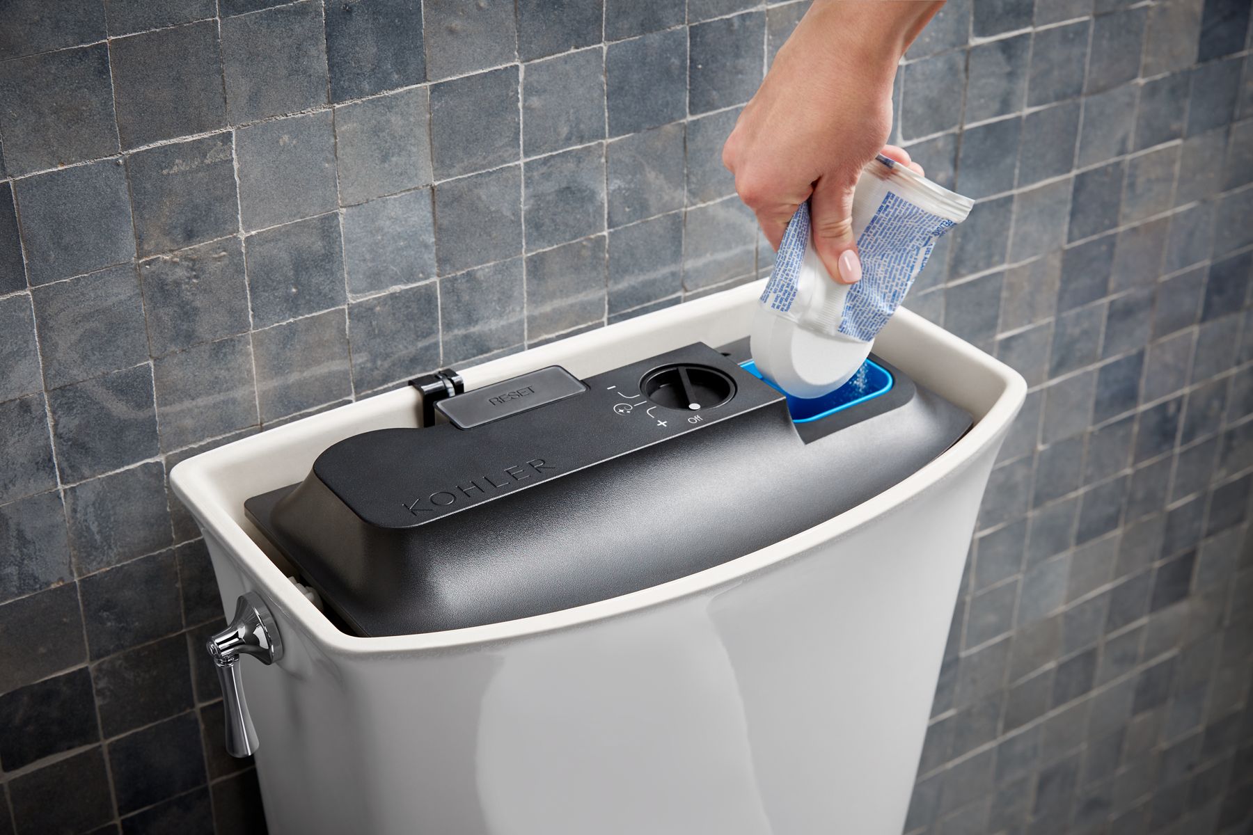 54850-corbelle-continuousclean-xt-toilet-tank-1-28-gpf-13.jpg Corbelle® ContinuousClean XT toilet tank, 1.28 gpf