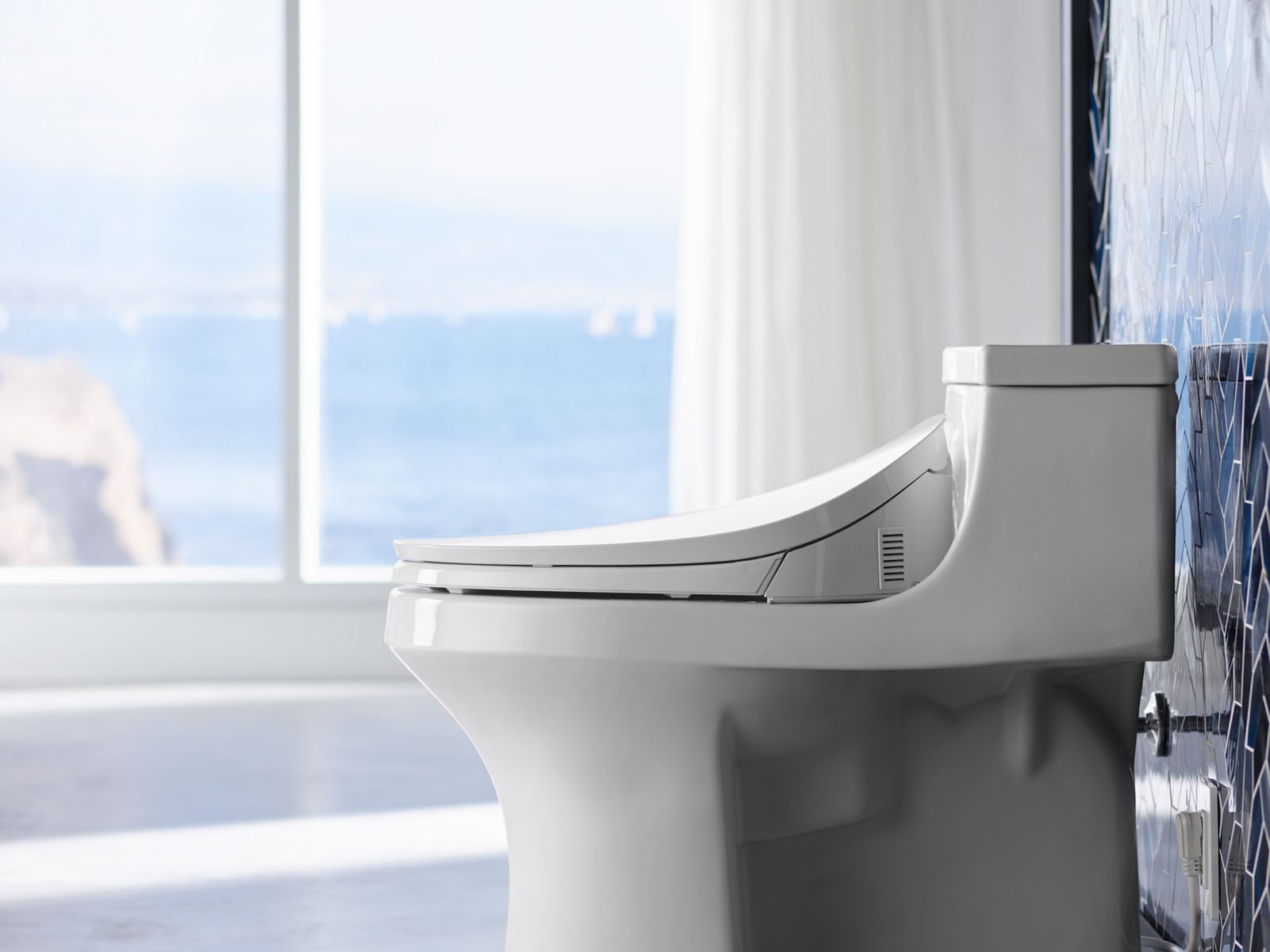 58167-san-souci-touchless-one-piece-compact-elongated-toilet-with-concealed-trapway-1-28-gpf-17.jpg San Souci® Touchless one-piece compact elongated toilet with concealed trapway, 1.28 gpf