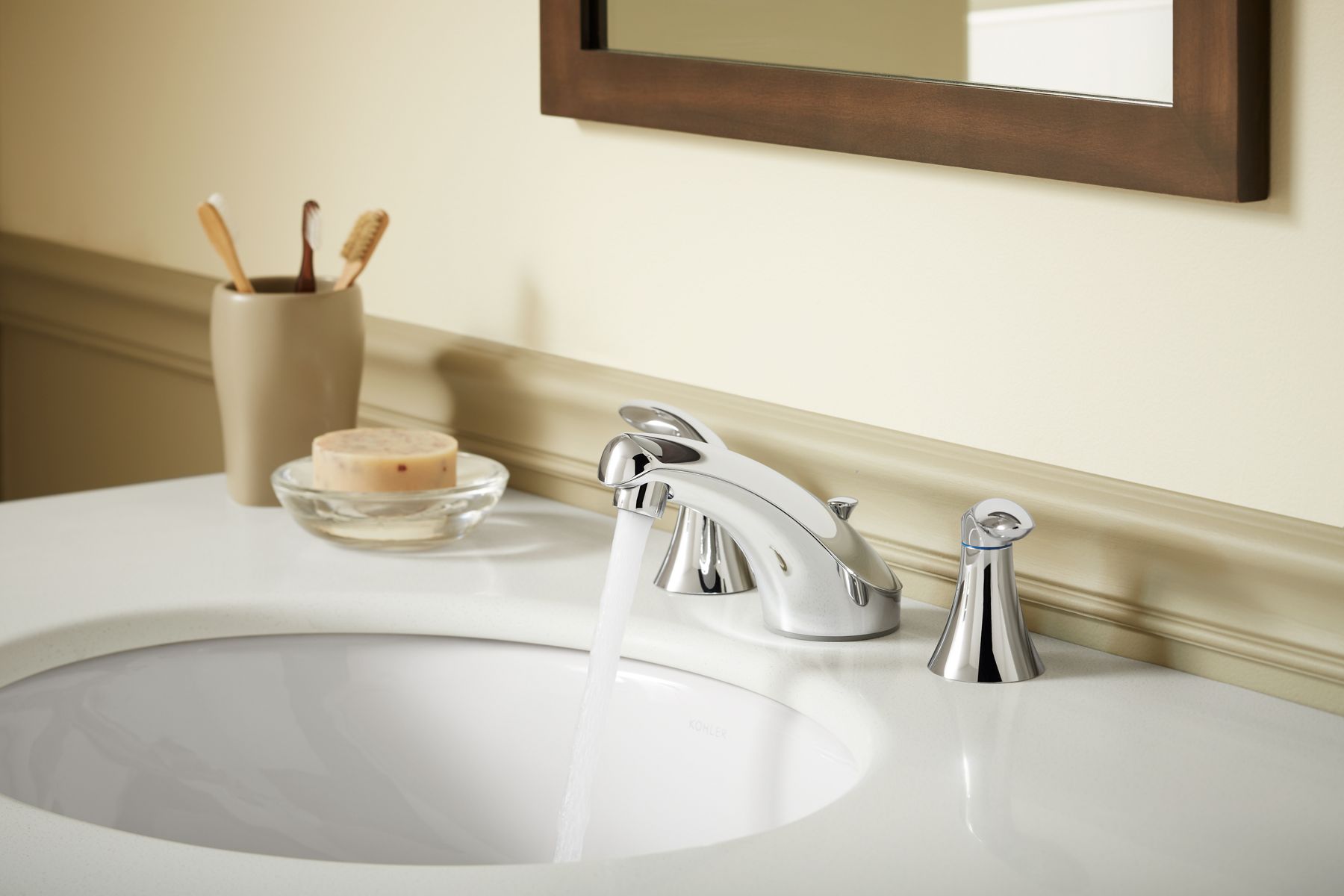 61457-solid-expressions-37-vanity-top-with-single-verticyl-oval-cutout-6.jpg Solid/Expressions® 37" vanity top with single Verticyl® oval cutout