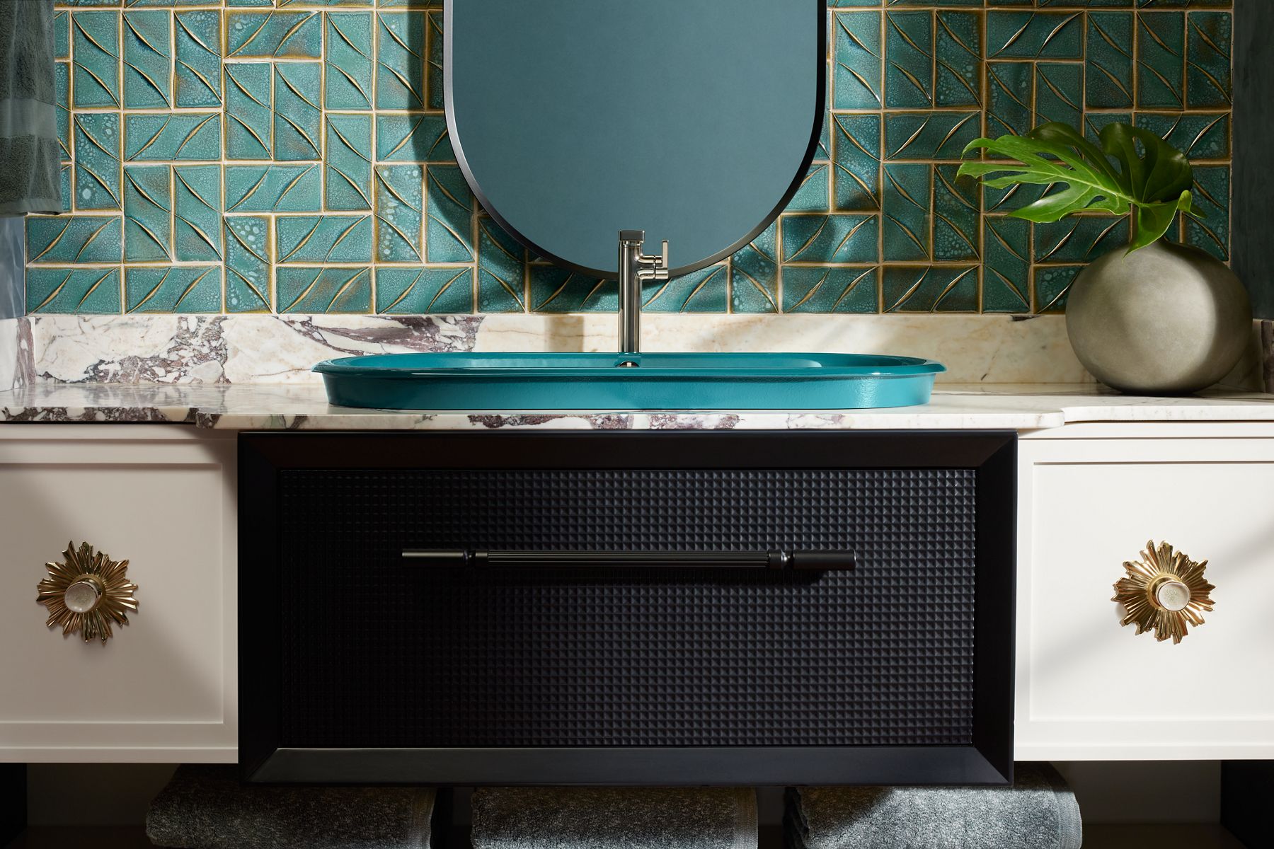 61828-enivo-17-cabinet-pull-5.jpg Enivo® 17" cabinet pull