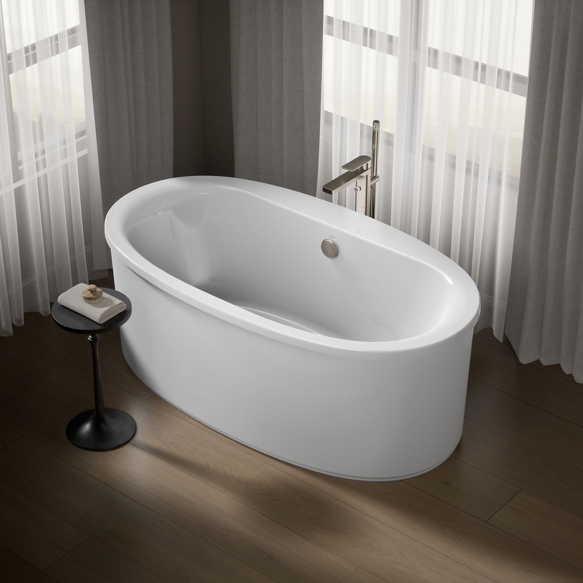8002-sunstruck-65-1-2-x-35-1-2-freestanding-bath-with-bask-heated-surface-and-straight-shroud-3.jpg Sunstruck® 65-1/2" x 35-1/2" freestanding bath with Bask® heated surface and straight shroud