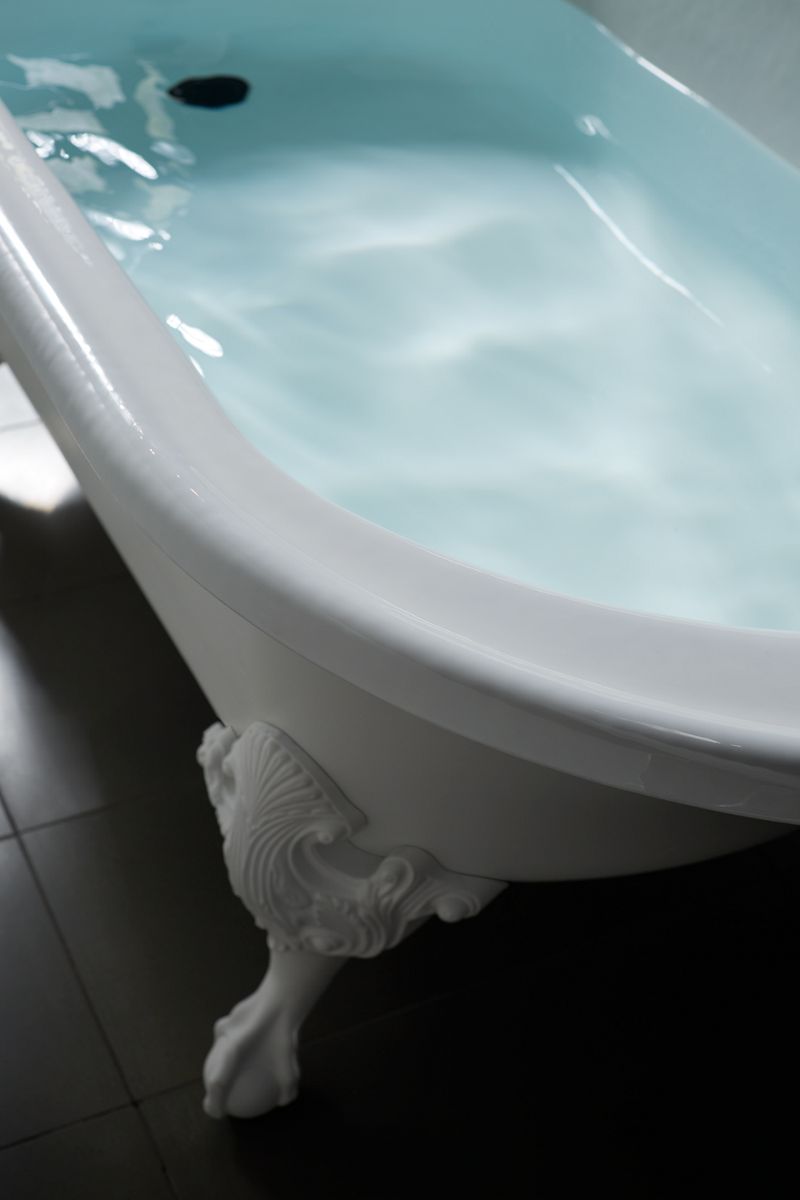 9368-iron-works-historic-66-x-36-freestanding-oval-bath-17.jpg Iron Works® Historic™ 66" x 36" freestanding oval bath