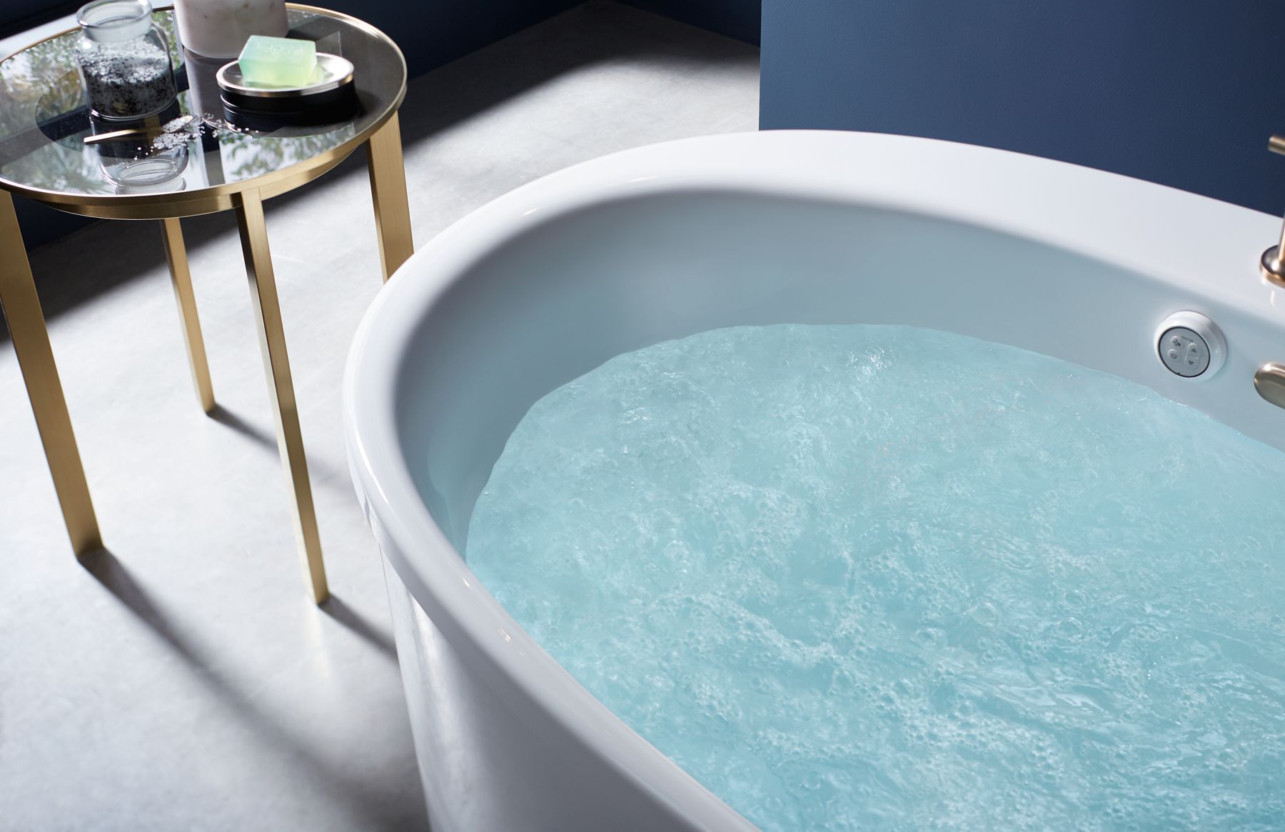 9408-underscore-60-x-35-3-4-freestanding-heated-bubblemassage-air-bath-with-center-drain-6.jpg Underscore® 60" x 35-3/4" freestanding Heated BubbleMassage™ air bath with center drain